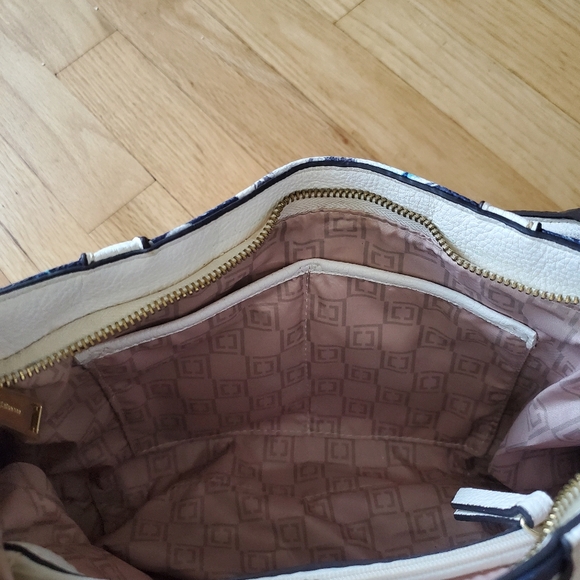 Liz Clairborne Floral Purse - Picture 4 of 5